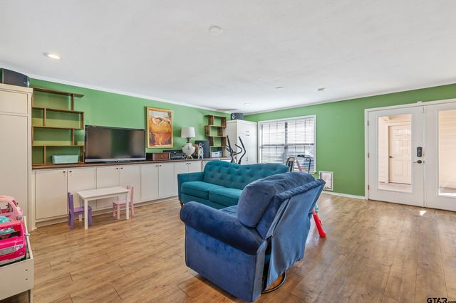 1705 Devonshire Dr, Tyler, TX 75703