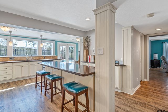 1705 Devonshire Dr, Tyler, TX 75703