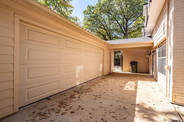 1705 Devonshire Dr, Tyler, TX 75703