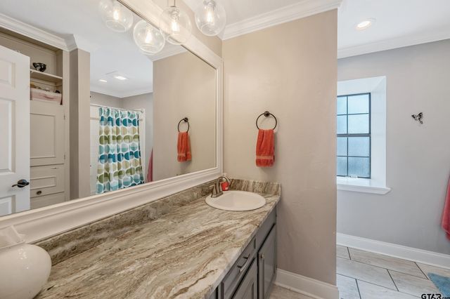 1705 Devonshire Dr, Tyler, TX 75703