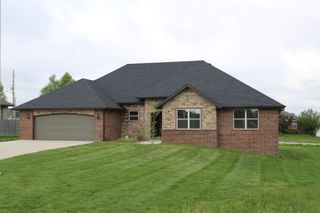 3419 South Suburban Avenue, Springfield, MO 65807
