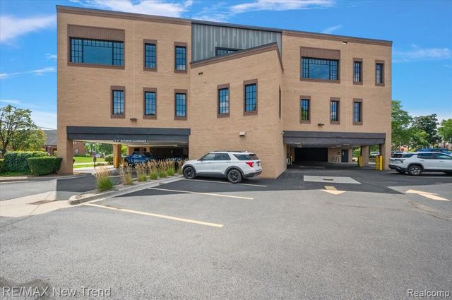 804 N Main Street 2H, Rochester, MI 48307