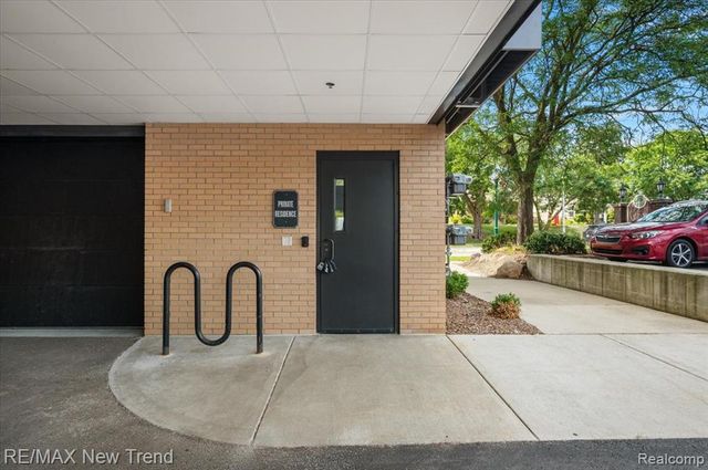 804 N Main Street 2H, Rochester, MI 48307