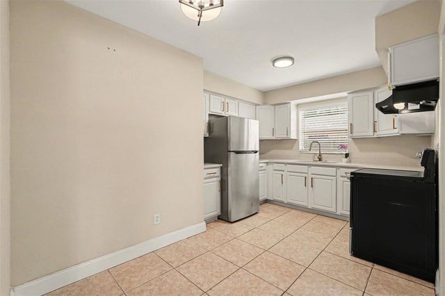 5733 66TH LANE N, St Petersburg, FL 33709