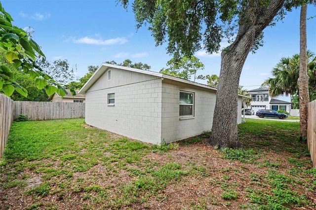 5733 66TH LANE N, St Petersburg, FL 33709