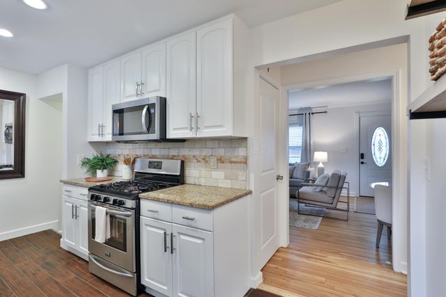 88 W Lincoln Avenue, Worthington, OH 43085