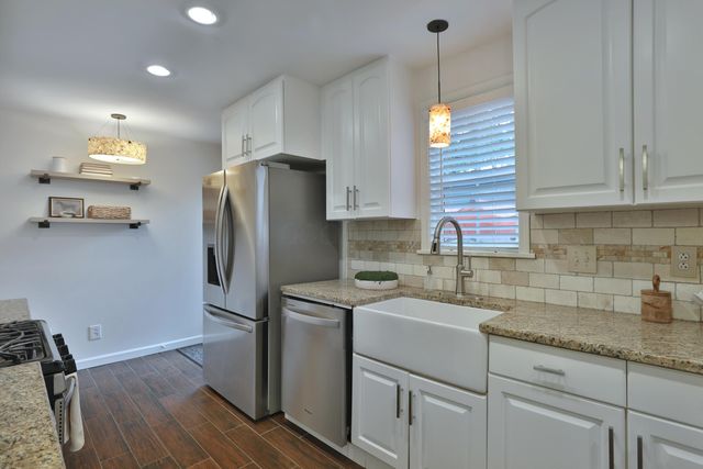 88 W Lincoln Avenue, Worthington, OH 43085