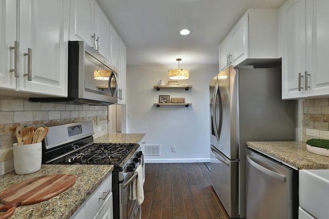 88 W Lincoln Avenue, Worthington, OH 43085