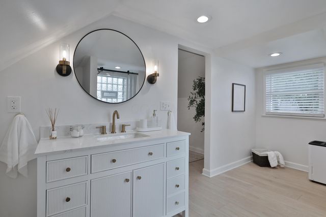 88 W Lincoln Avenue, Worthington, OH 43085
