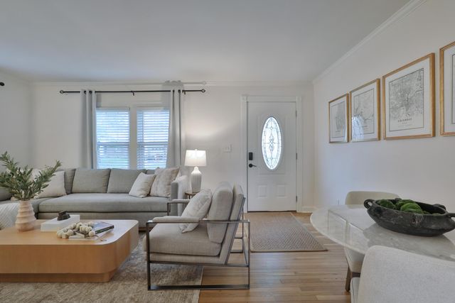 88 W Lincoln Avenue, Worthington, OH 43085