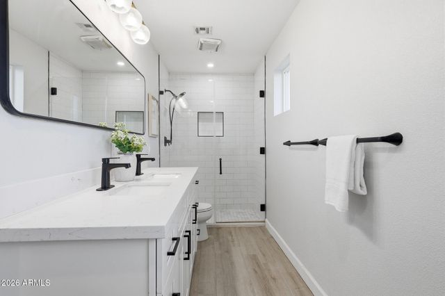 7 E BALBOA Drive, Tempe, AZ 85282