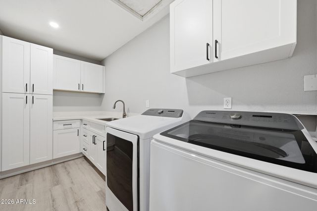 7 E BALBOA Drive, Tempe, AZ 85282