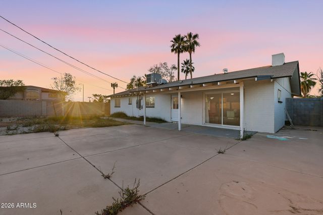 7 E BALBOA Drive, Tempe, AZ 85282