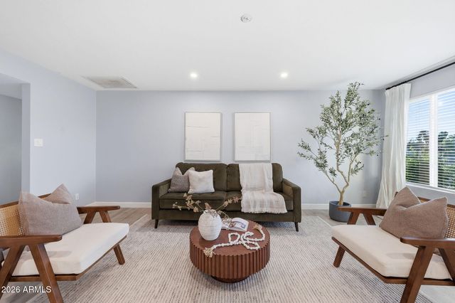 7 E BALBOA Drive, Tempe, AZ 85282