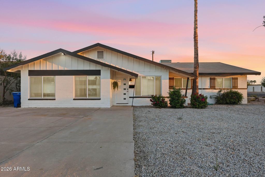 7 E BALBOA Drive, Tempe, AZ 85282