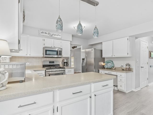 2608 Gateshead Drive, Naperville, IL 60564