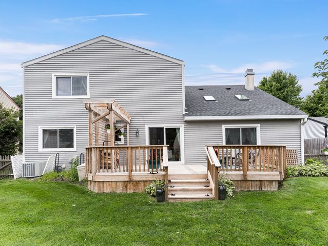 2608 Gateshead Drive, Naperville, IL 60564