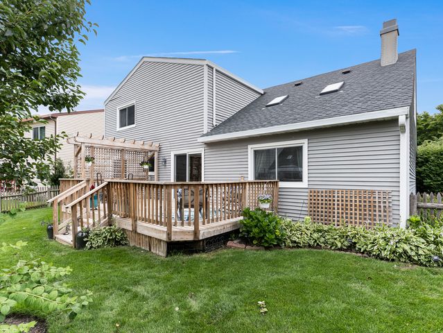 2608 Gateshead Drive, Naperville, IL 60564