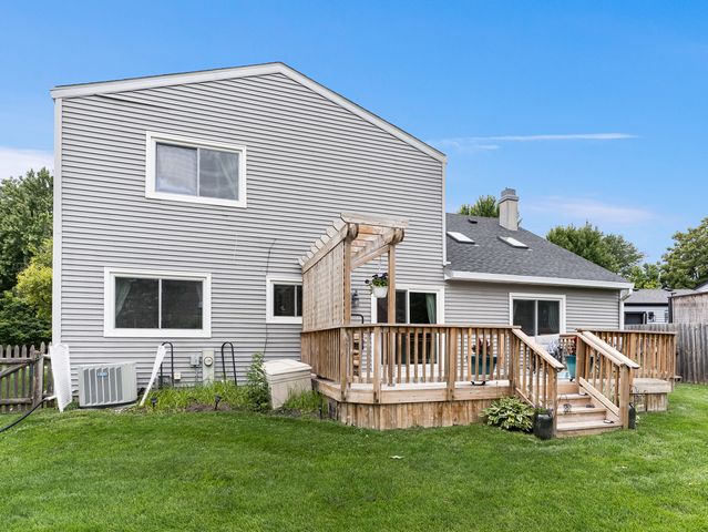 2608 Gateshead Drive, Naperville, IL 60564