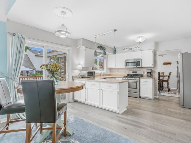 2608 Gateshead Drive, Naperville, IL 60564