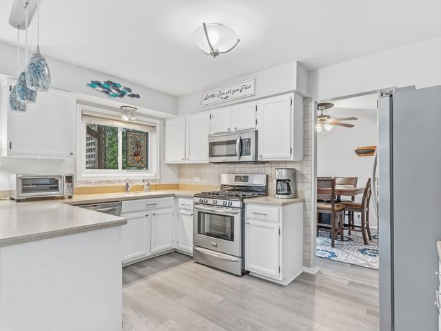 2608 Gateshead Drive, Naperville, IL 60564