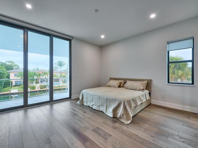 2751 NE 22nd Court, Pompano Beach, FL 33062