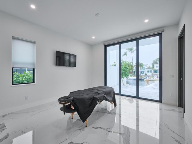 2751 NE 22nd Court, Pompano Beach, FL 33062