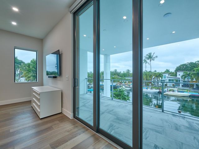 2751 NE 22nd Court, Pompano Beach, FL 33062