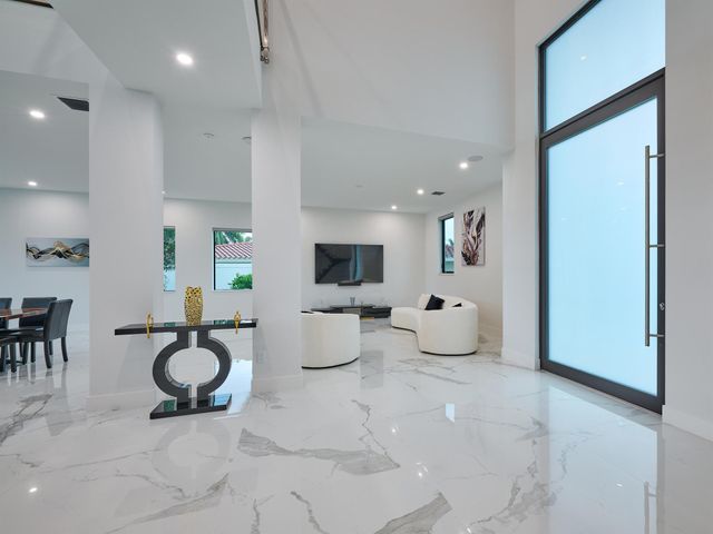 2751 NE 22nd Court, Pompano Beach, FL 33062