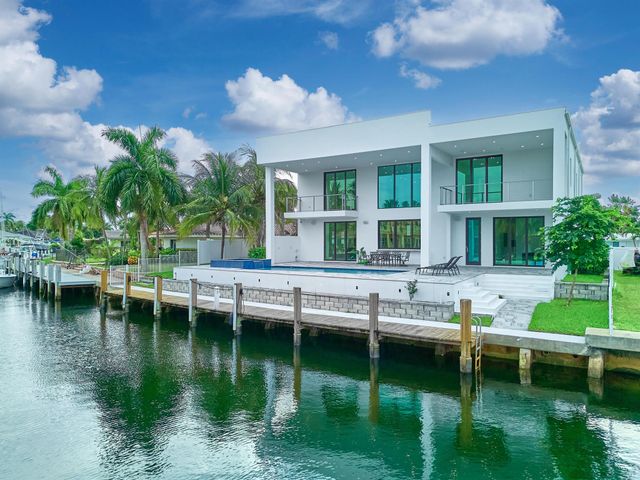 2751 NE 22nd Court, Pompano Beach, FL 33062