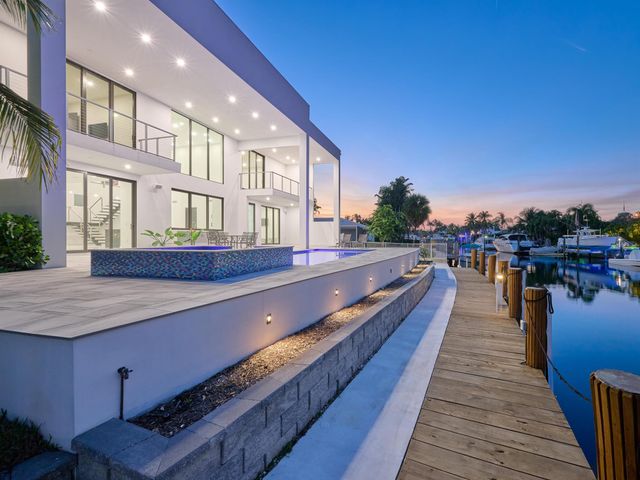 2751 NE 22nd Court, Pompano Beach, FL 33062