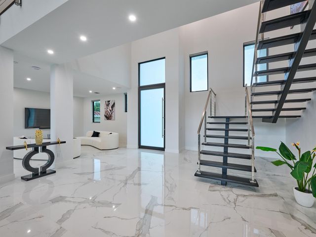 2751 NE 22nd Court, Pompano Beach, FL 33062