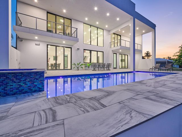 2751 NE 22nd Court, Pompano Beach, FL 33062