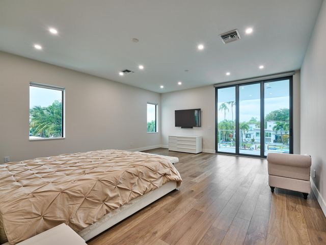 2751 NE 22nd Court, Pompano Beach, FL 33062