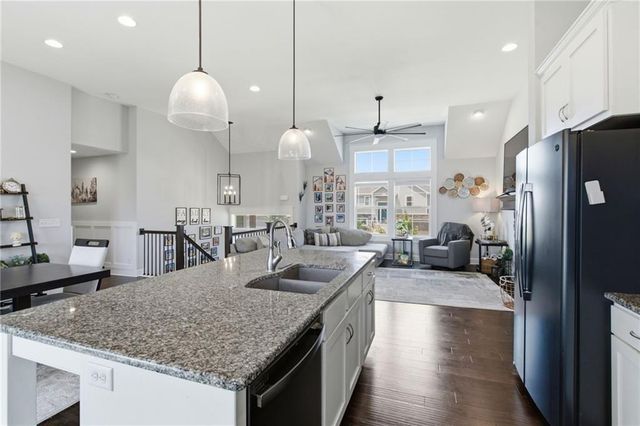 16029 Craig Street, Basehor, KS 66007