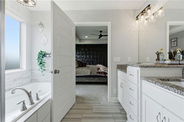 16029 Craig Street, Basehor, KS 66007