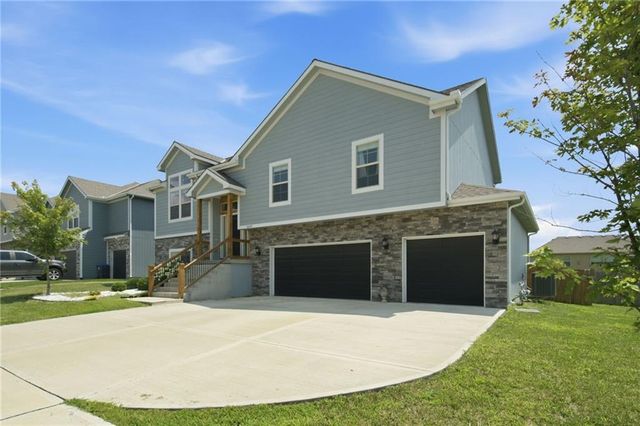 16029 Craig Street, Basehor, KS 66007