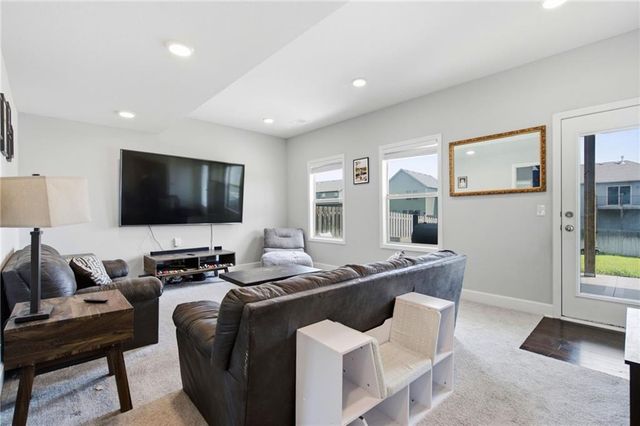 16029 Craig Street, Basehor, KS 66007