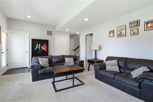 16029 Craig Street, Basehor, KS 66007