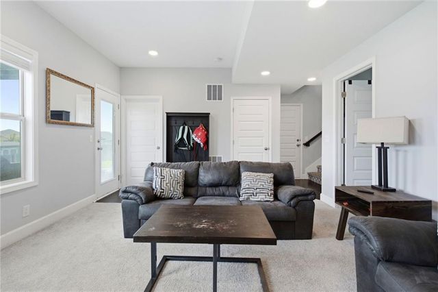 16029 Craig Street, Basehor, KS 66007