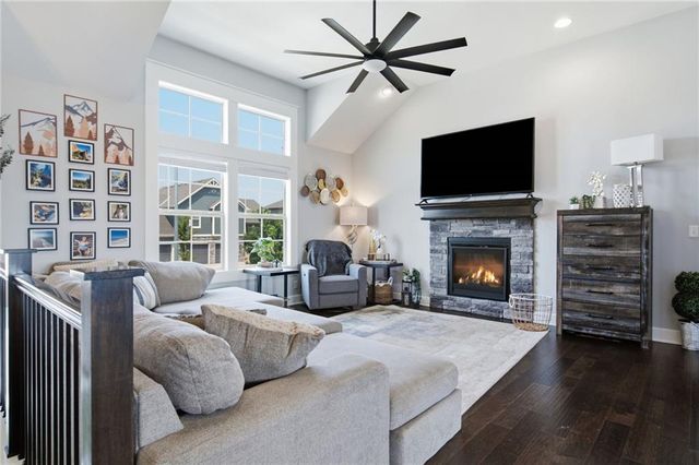 16029 Craig Street, Basehor, KS 66007