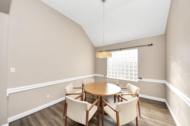 8047 Oakwood Garden Street, Houston, TX 77040