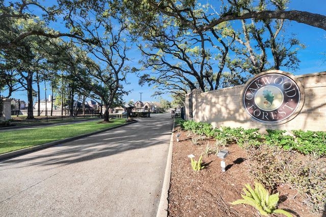 8047 Oakwood Garden Street, Houston, TX 77040