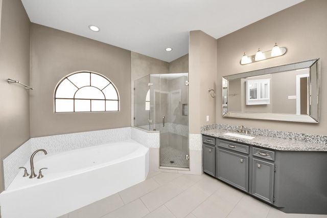 8047 Oakwood Garden Street, Houston, TX 77040