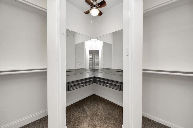 8047 Oakwood Garden Street, Houston, TX 77040