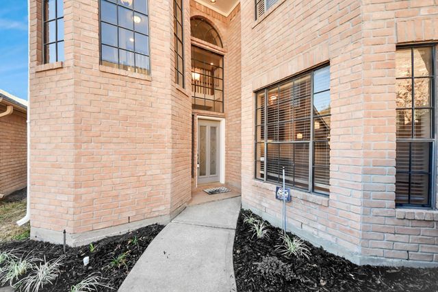 8047 Oakwood Garden Street, Houston, TX 77040