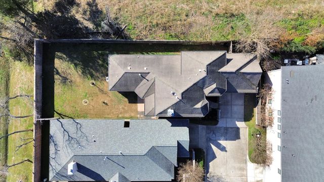 8047 Oakwood Garden Street, Houston, TX 77040