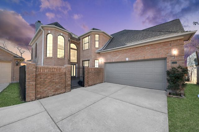 8047 Oakwood Garden Street, Houston, TX 77040