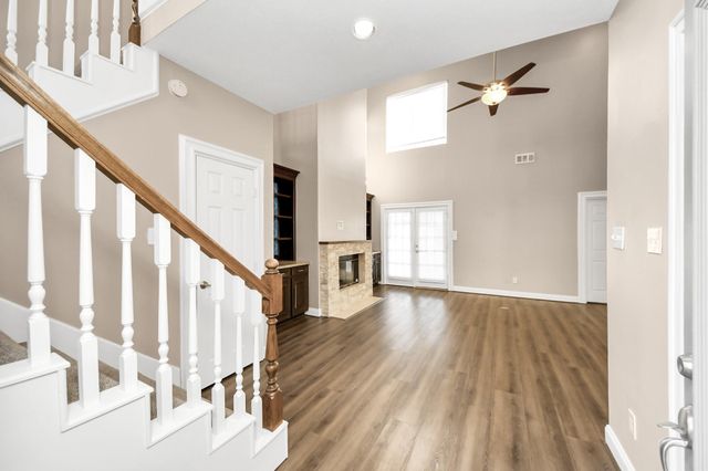 8047 Oakwood Garden Street, Houston, TX 77040