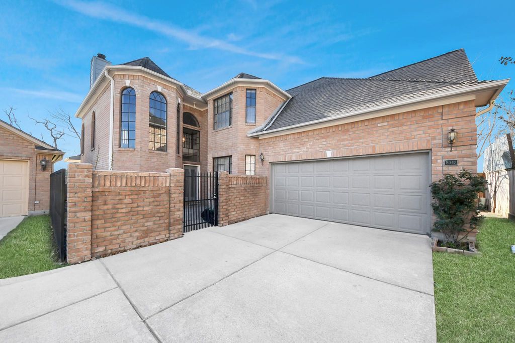 8047 Oakwood Garden Street, Houston, TX 77040